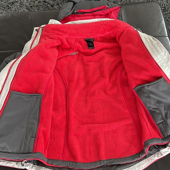 The North Face Winter Coat - Picture 5 of 8